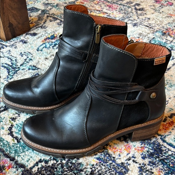 PIKOLINOS San Sebastián Women’s Lace Detail Ankle Boots - Picture 2 of 7